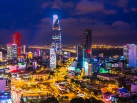 2019背包客在越南夜生活的第一站：灯红酒绿范五老街